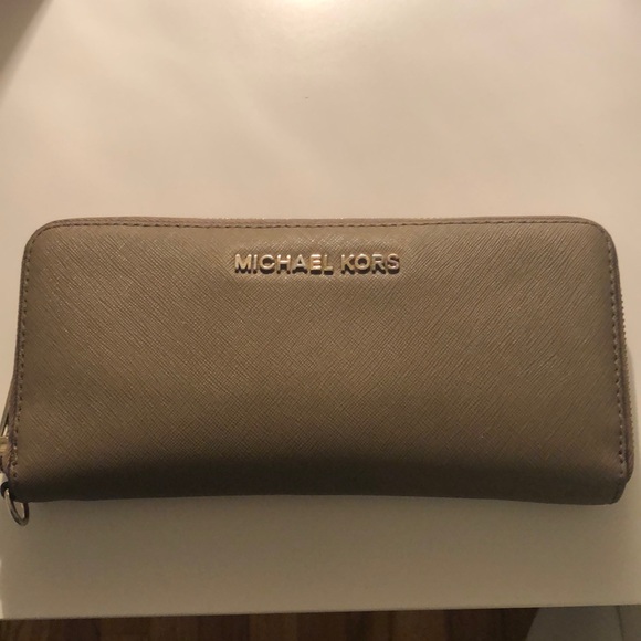Michael Kors Accessories - Ladies wallet
